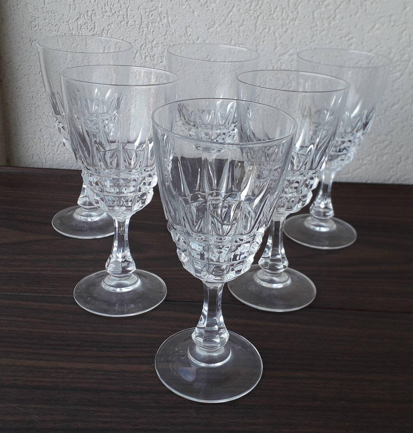 6 stemmed glasses