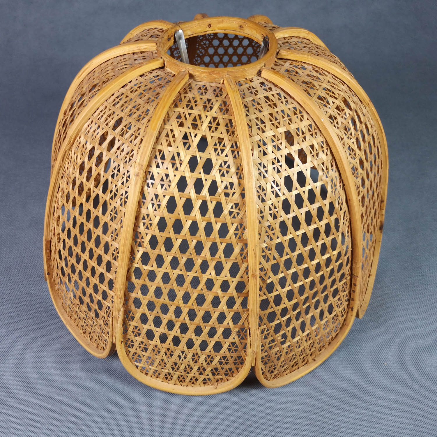 Flower suspension in braided rattan and vintage openwork - very nice condition