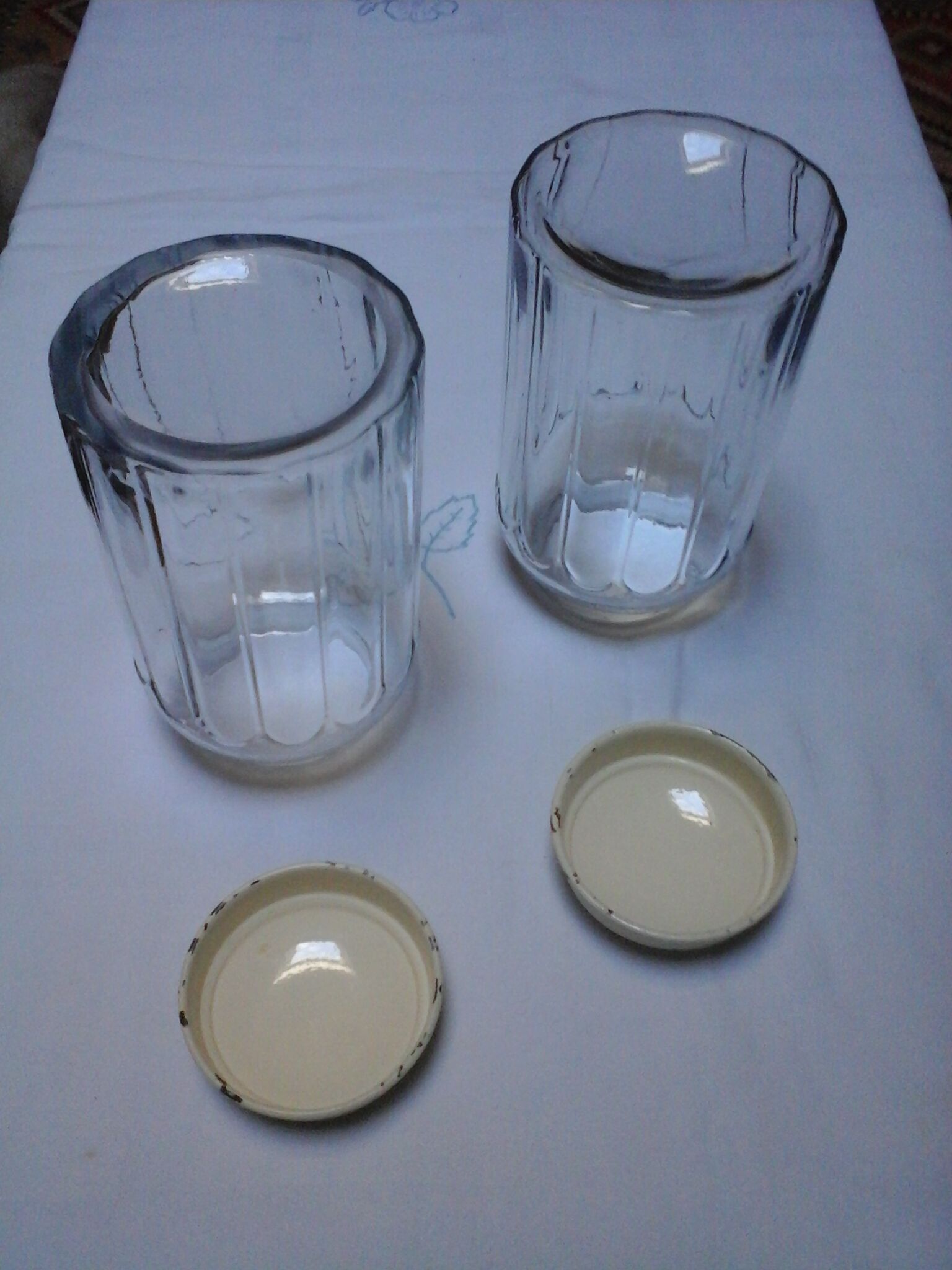 Lot of 2 old jars