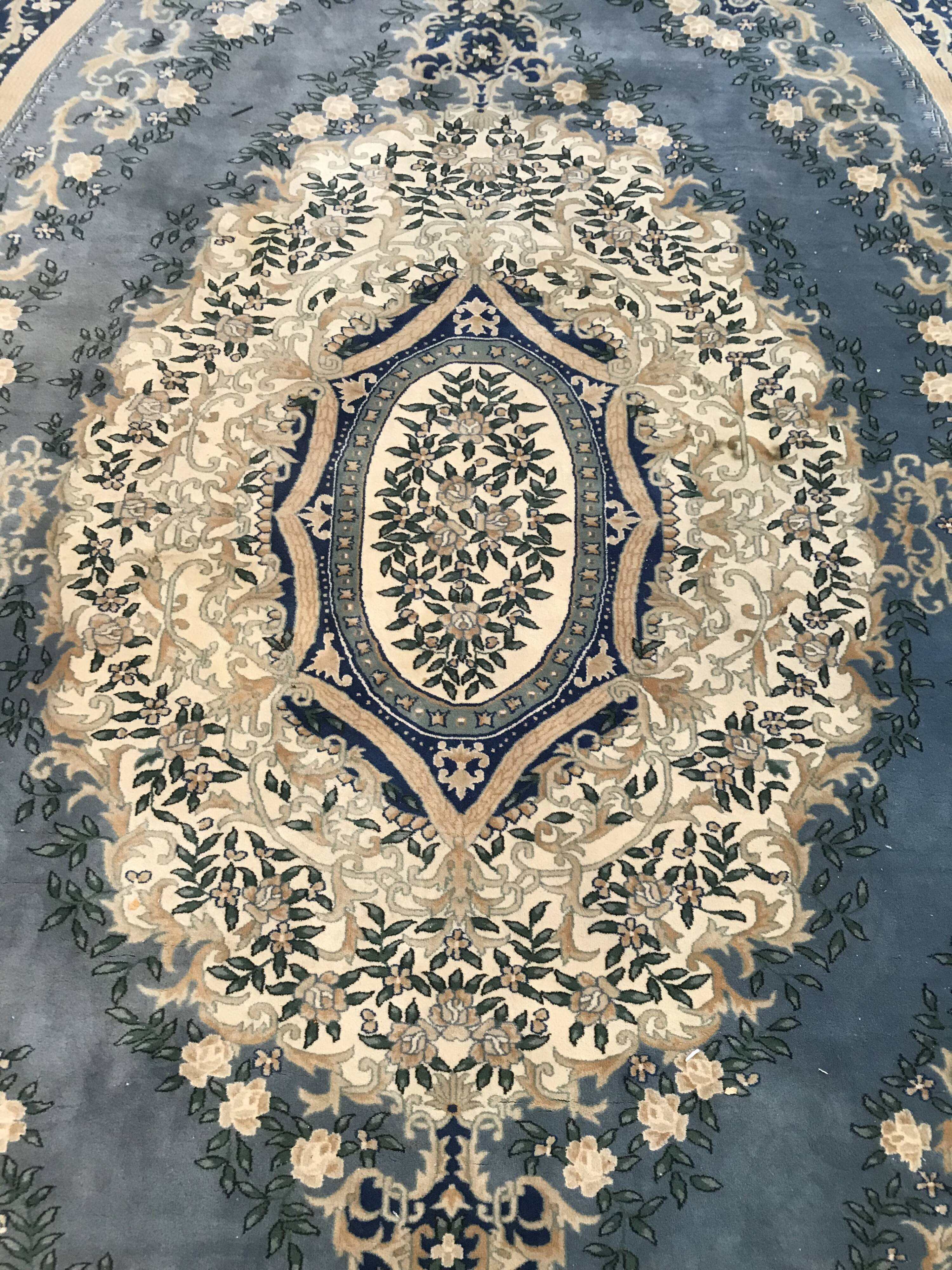 Floral pattern rug
