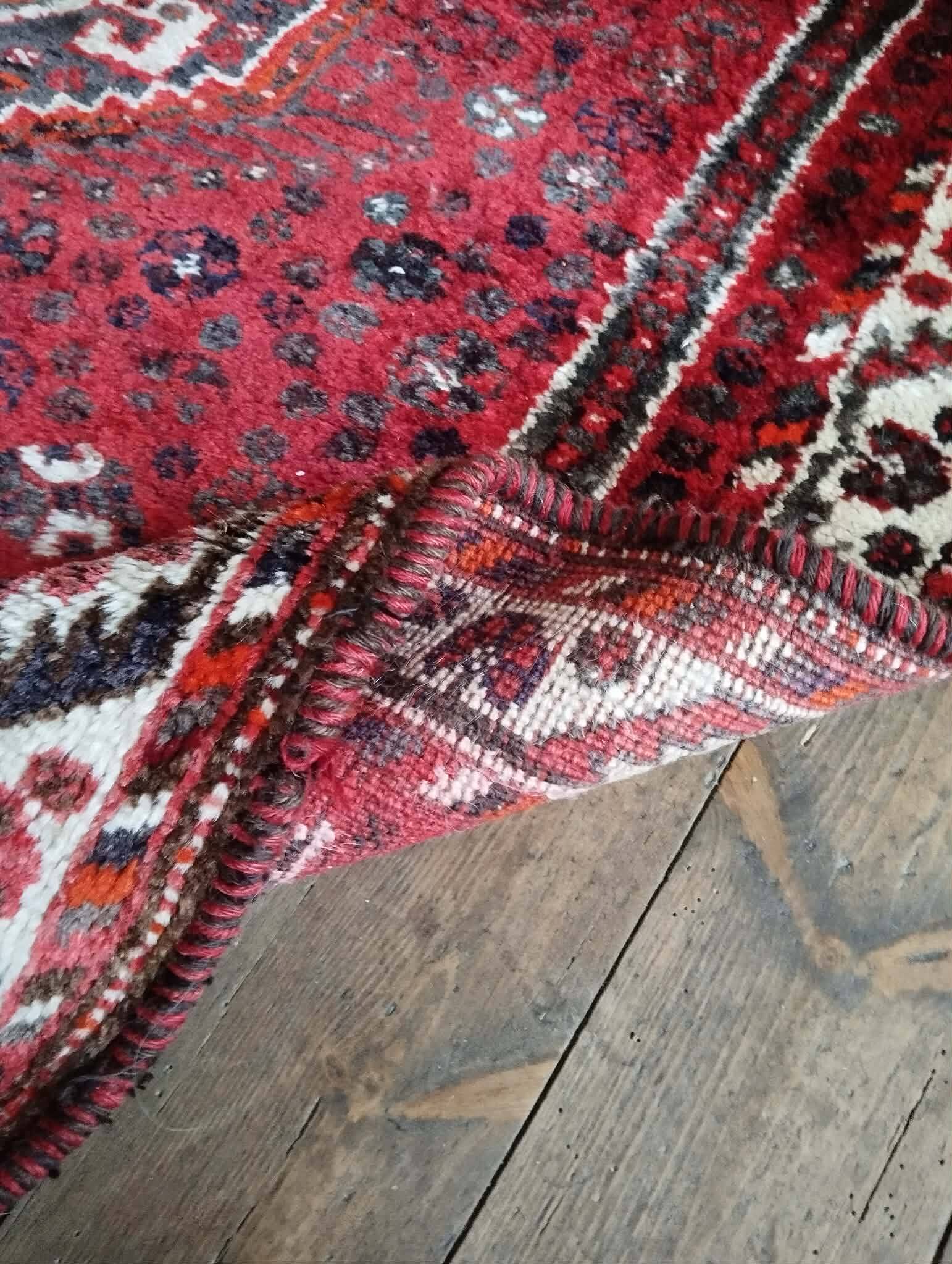 Handmade Persian Shiraz rug 160x120cm