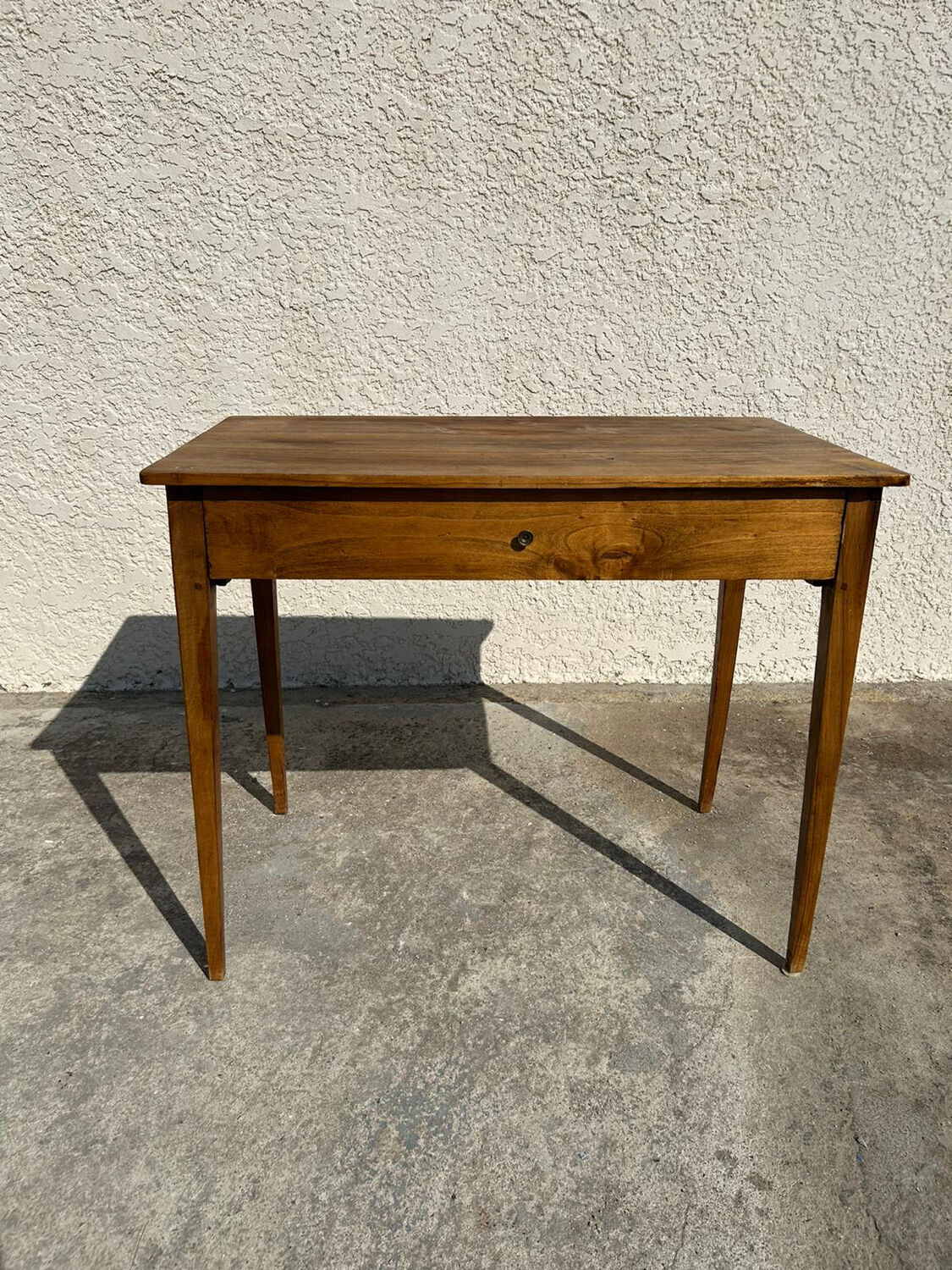 Bureau ancien en noyer