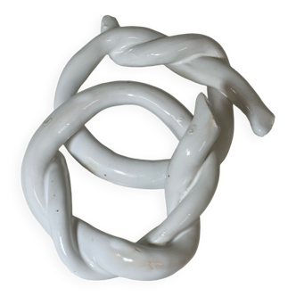 Towel ring