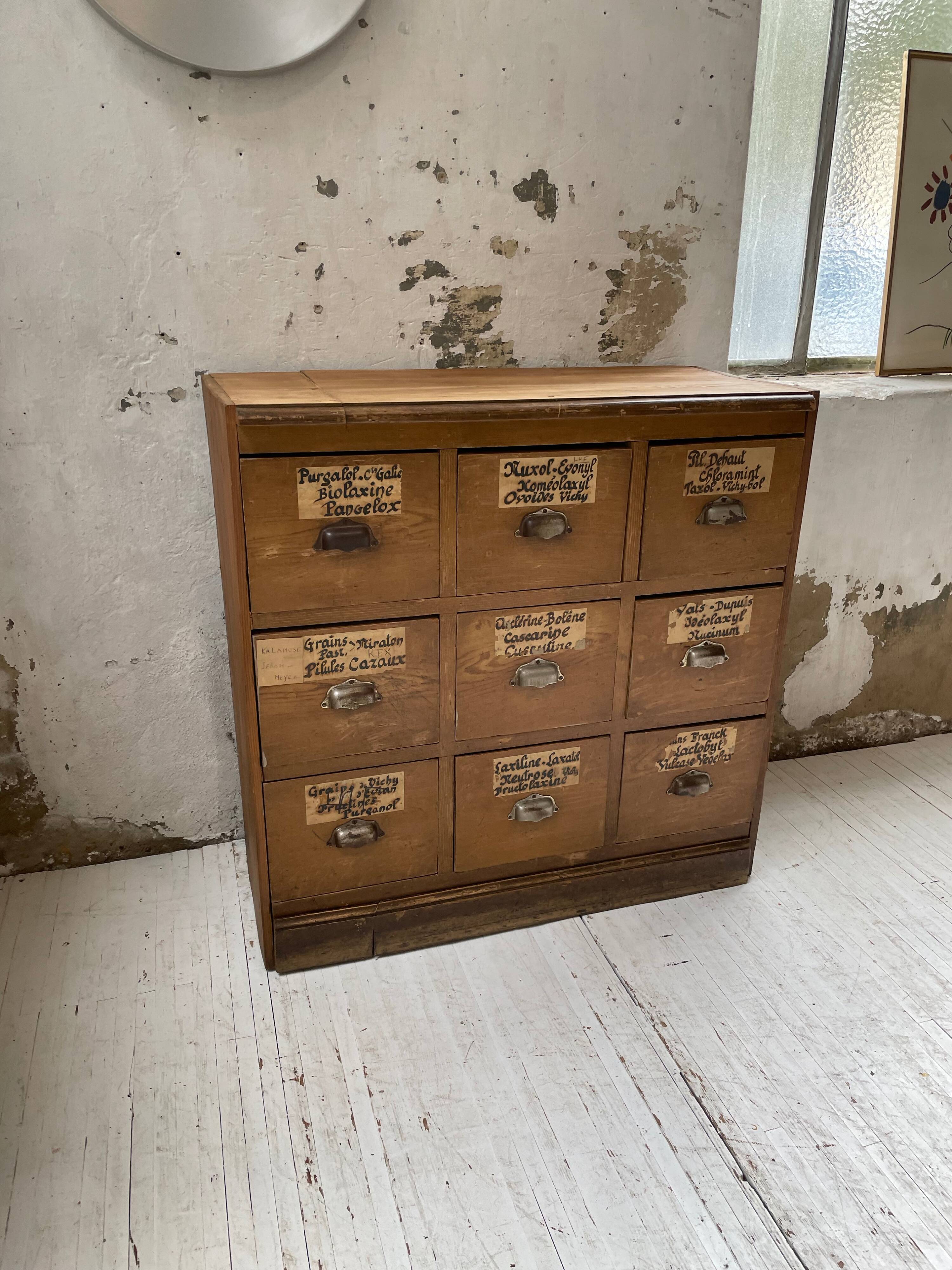 Meuble de métier à tiroirs pharmacie XIXème