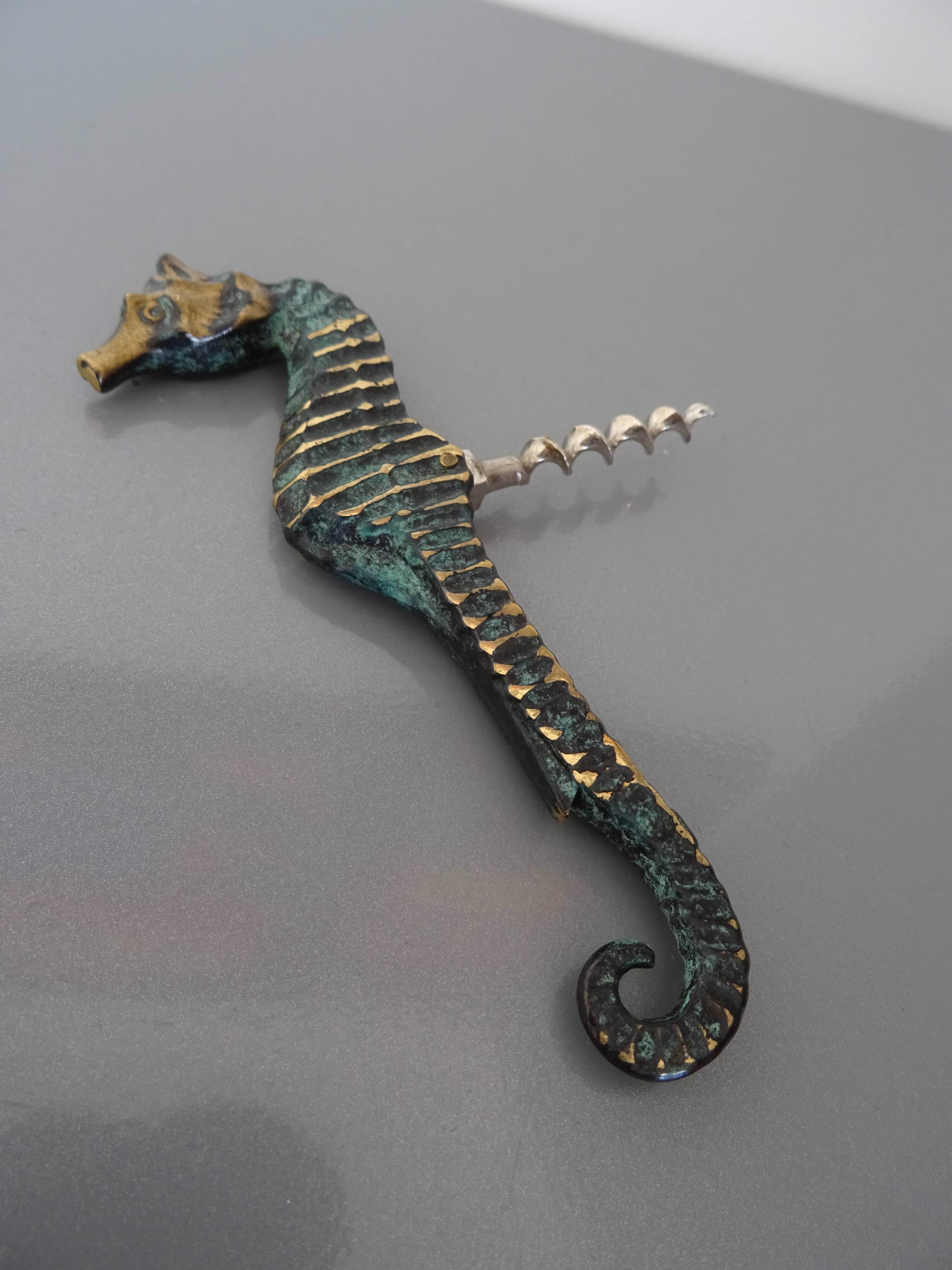 Old corkscrew corkscrew in bronze