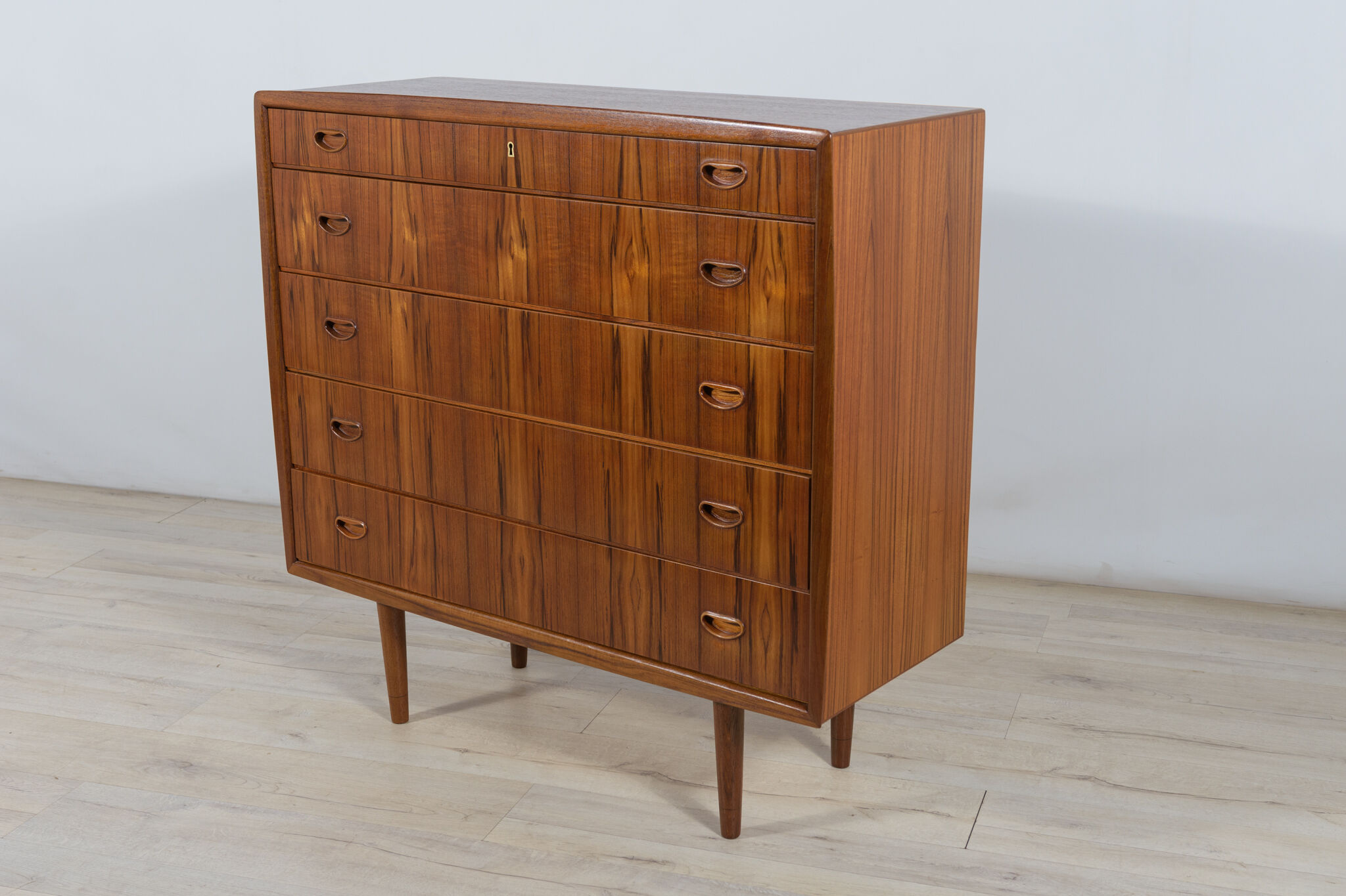 Mid-century dresser and dressing table