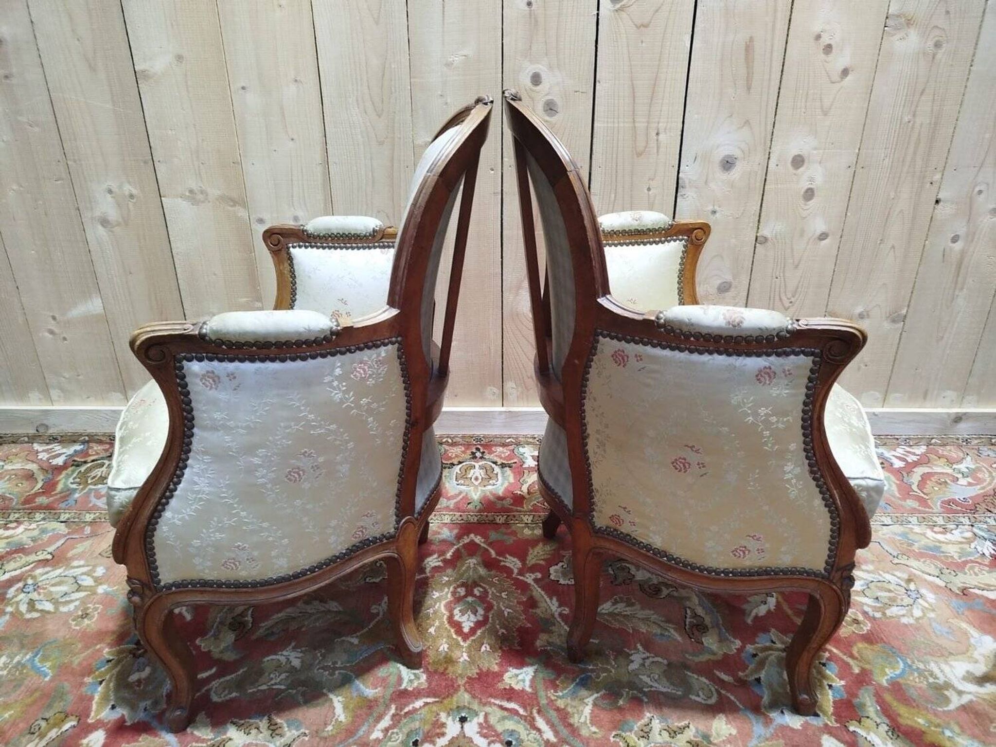 Pair of armchairs - Louis XV style bergères in silk.