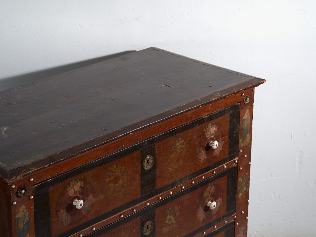 Commode populaire ancienne peinte – Autriche, vers 1900