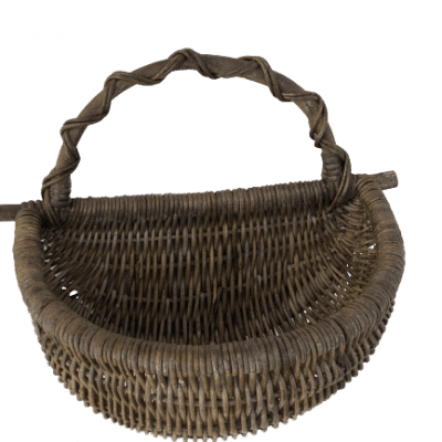 Half-moon wall basket in Wicker