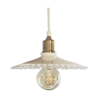 Opaline suspension