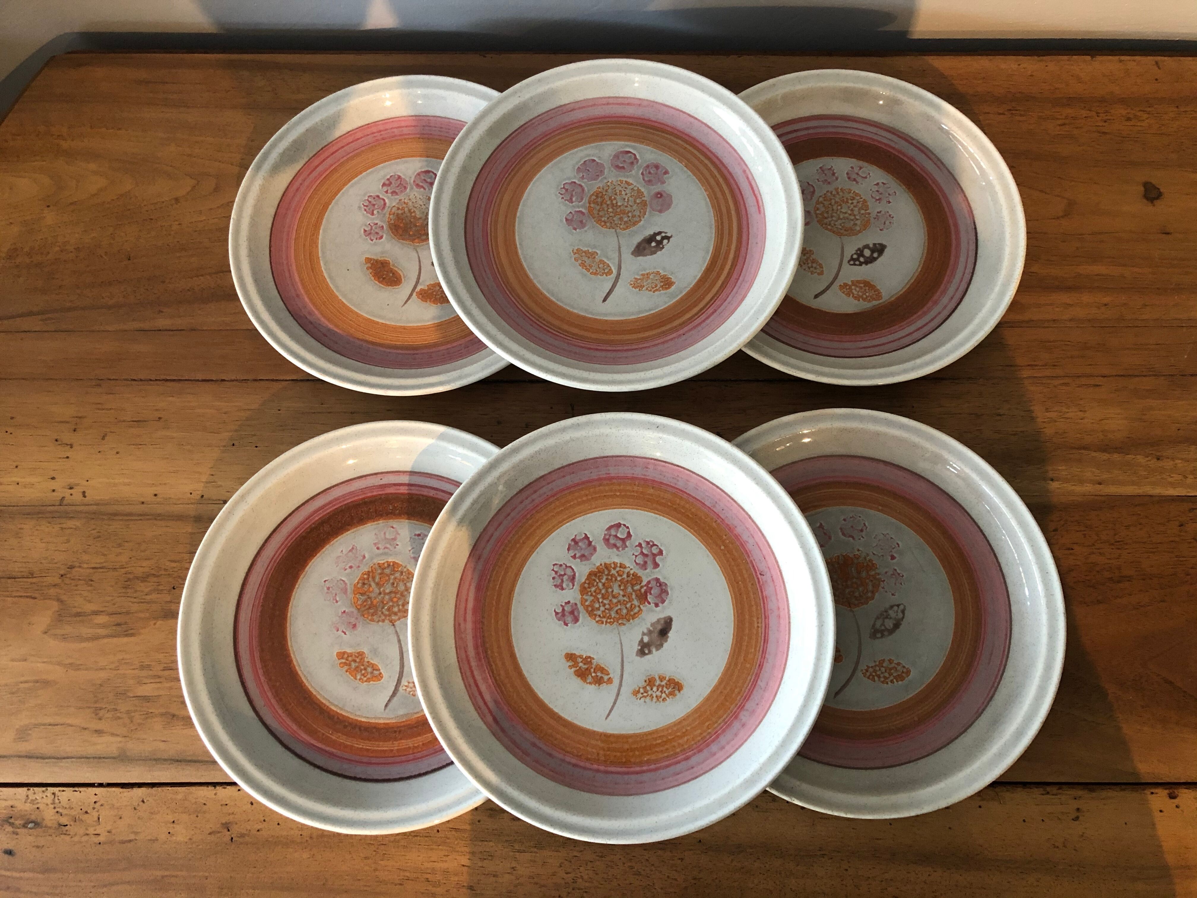 6 flat plates in vintage sandstone