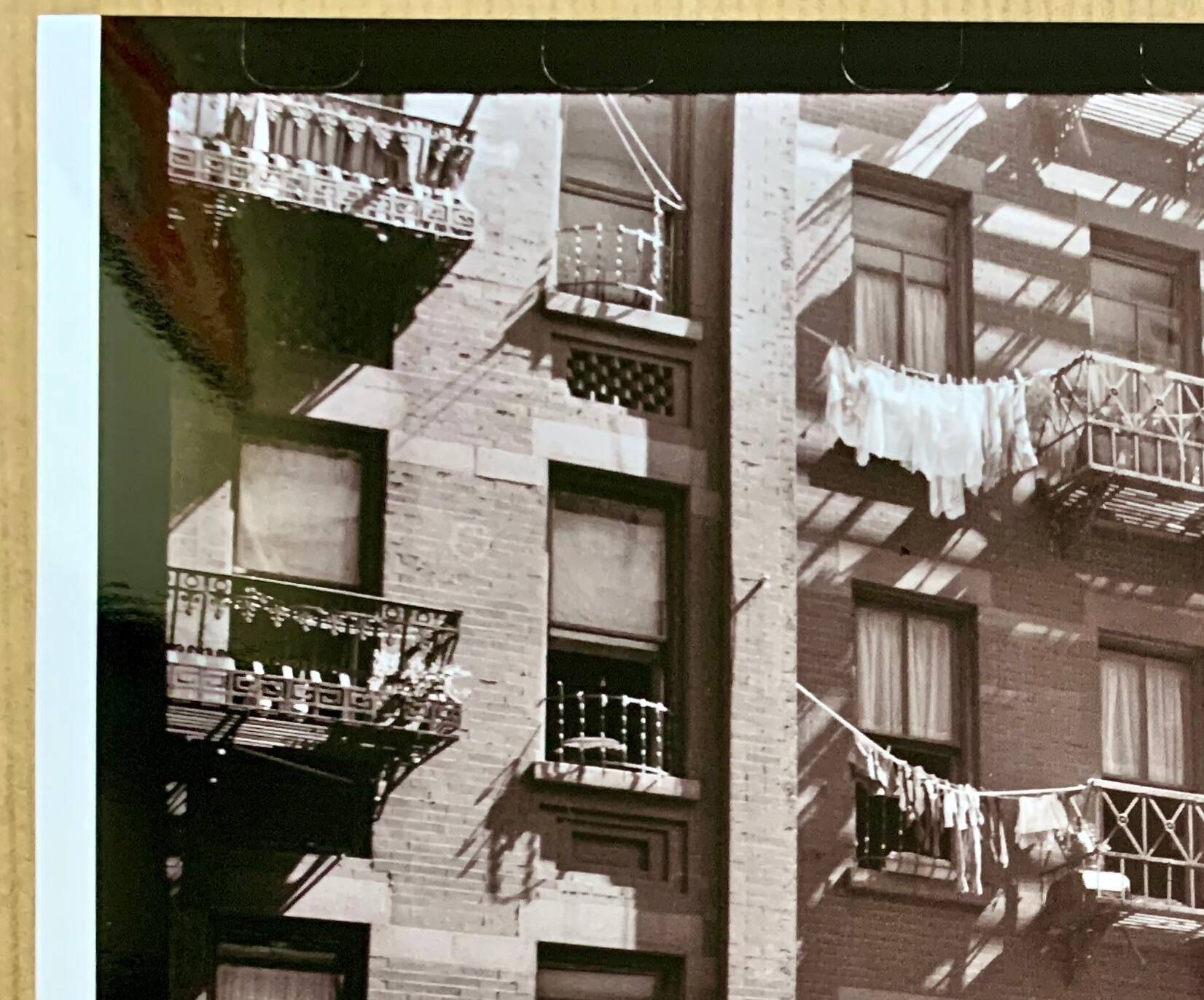 Typical urban façade of 1930s New York — The soul of old Manhattan