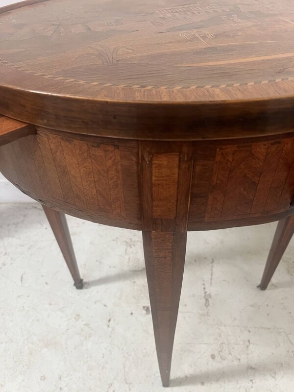 Guéridon marqueté de style Louis XVI a plateau amovible XX siècle