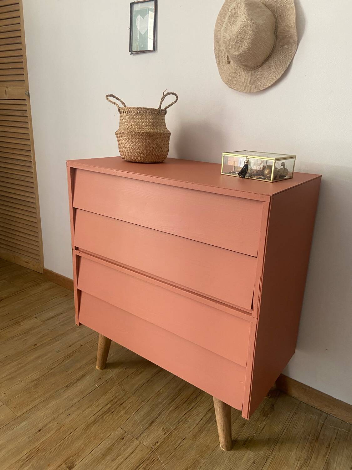 Vintage chest of drawers