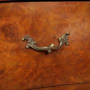 Paire de commodes anciennes style baroque en noyer XIXe siècle