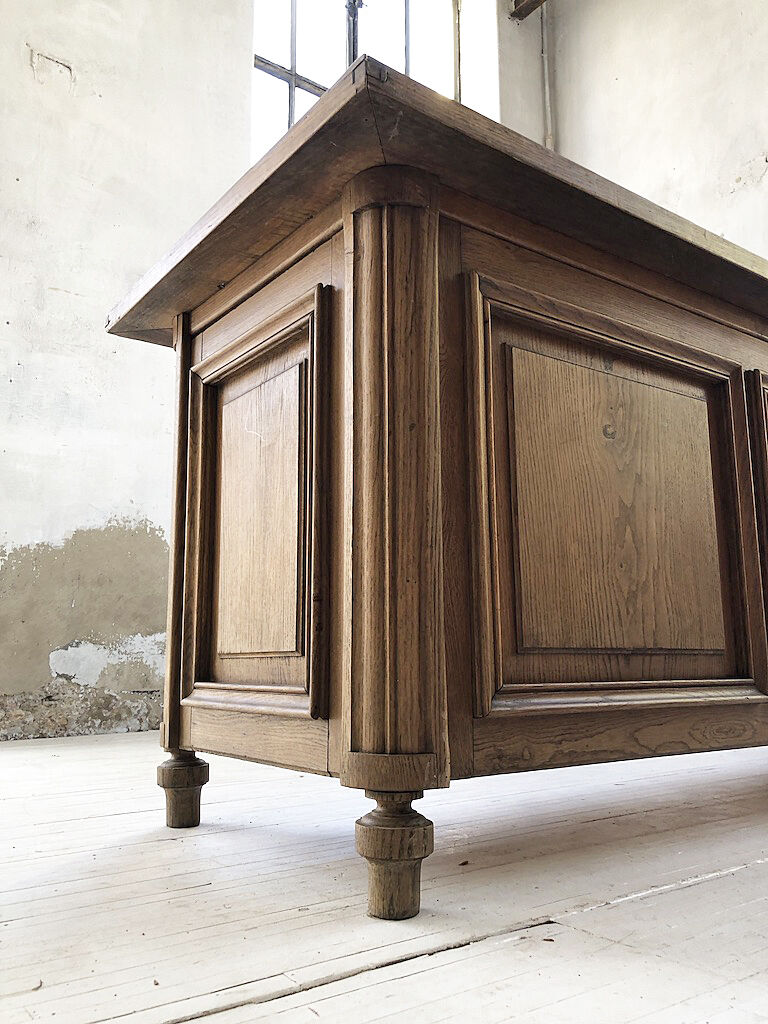 XL 19th Oak Counter