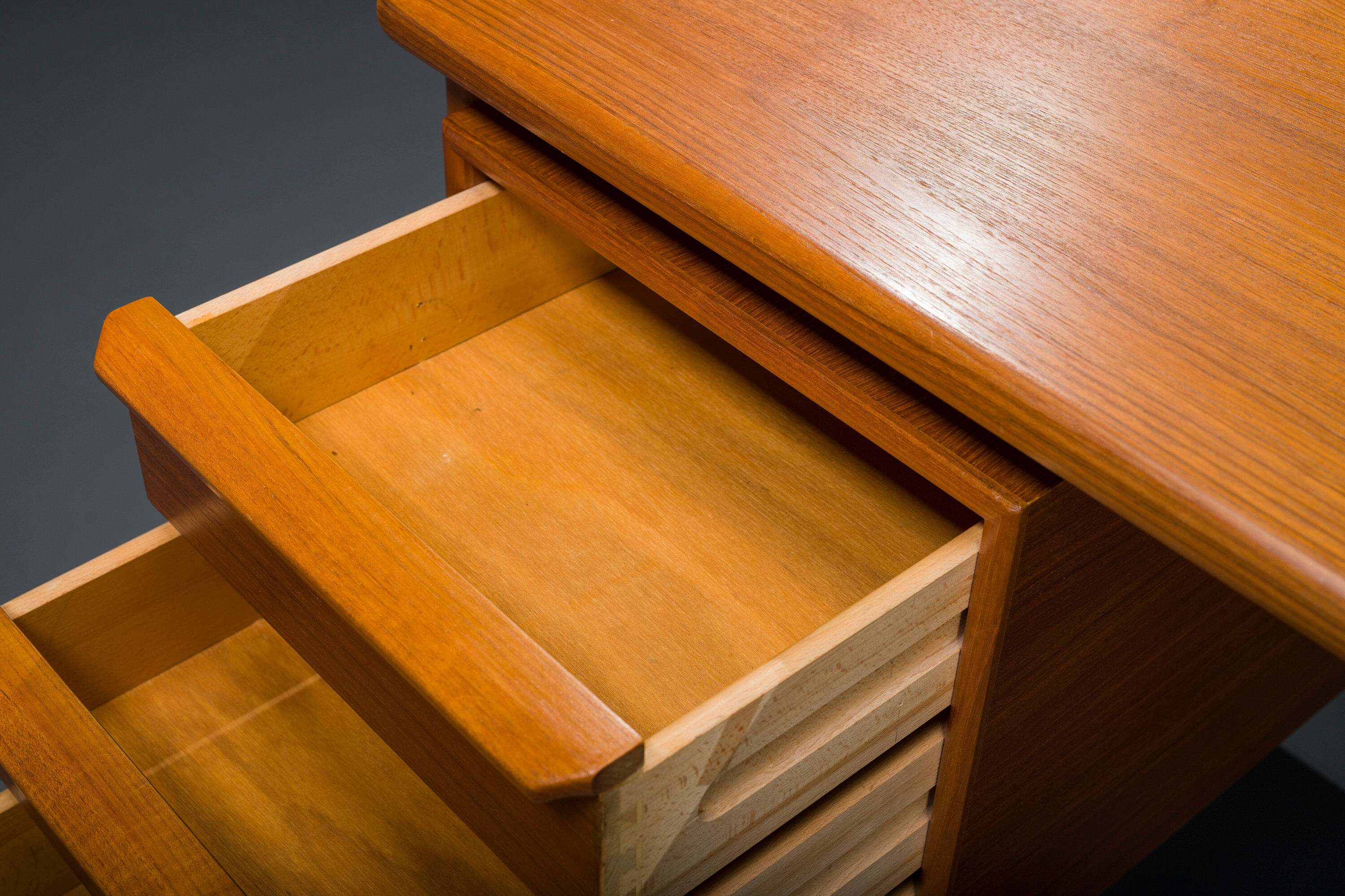 Mid-Century Teak Freestanding Desk from GV Møbler, 1970s