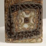 Royal Copenhagen. Petit vase en faïence à décor ethnique. Vers 1970