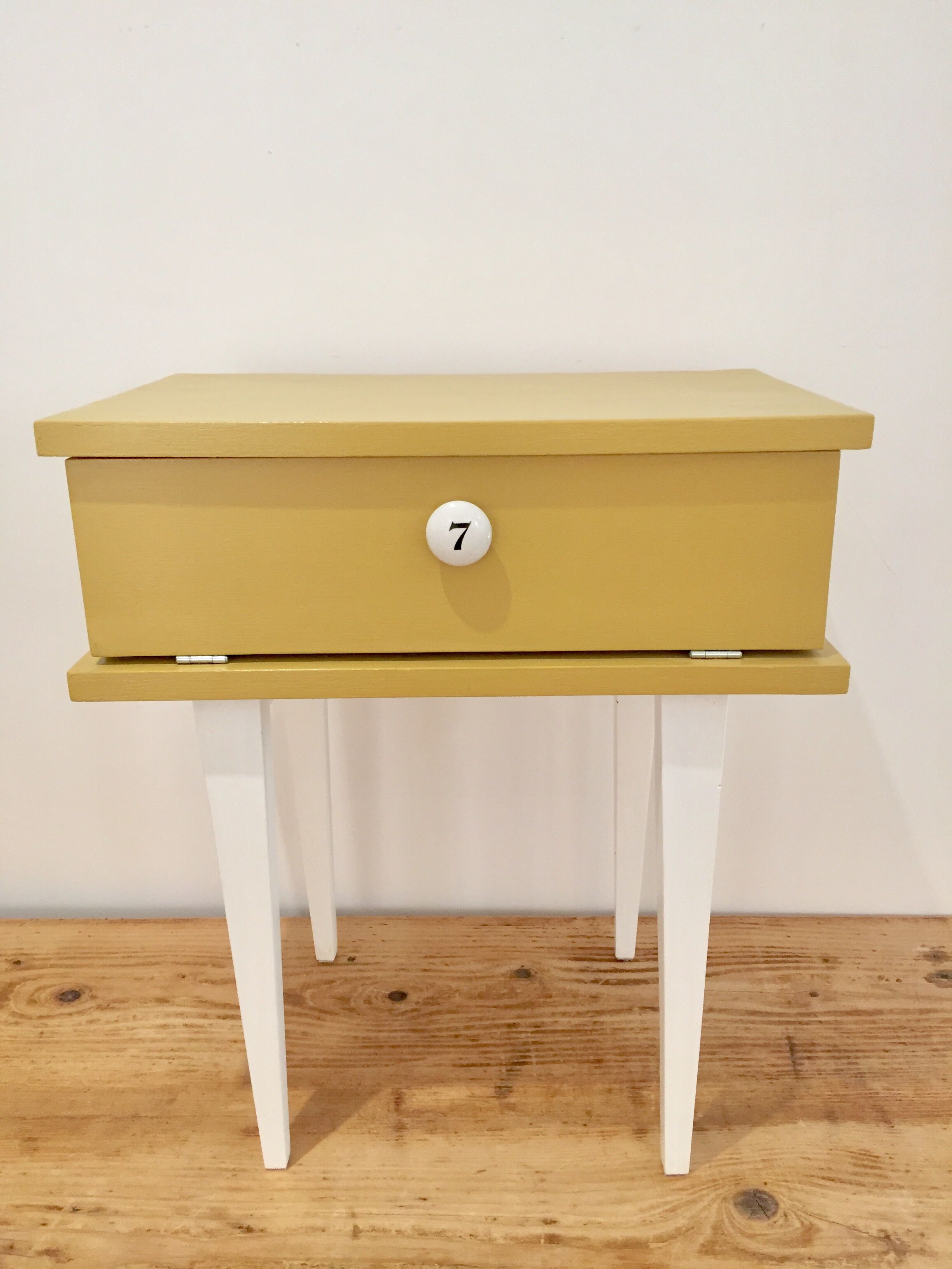 Chevet vintage moutarde