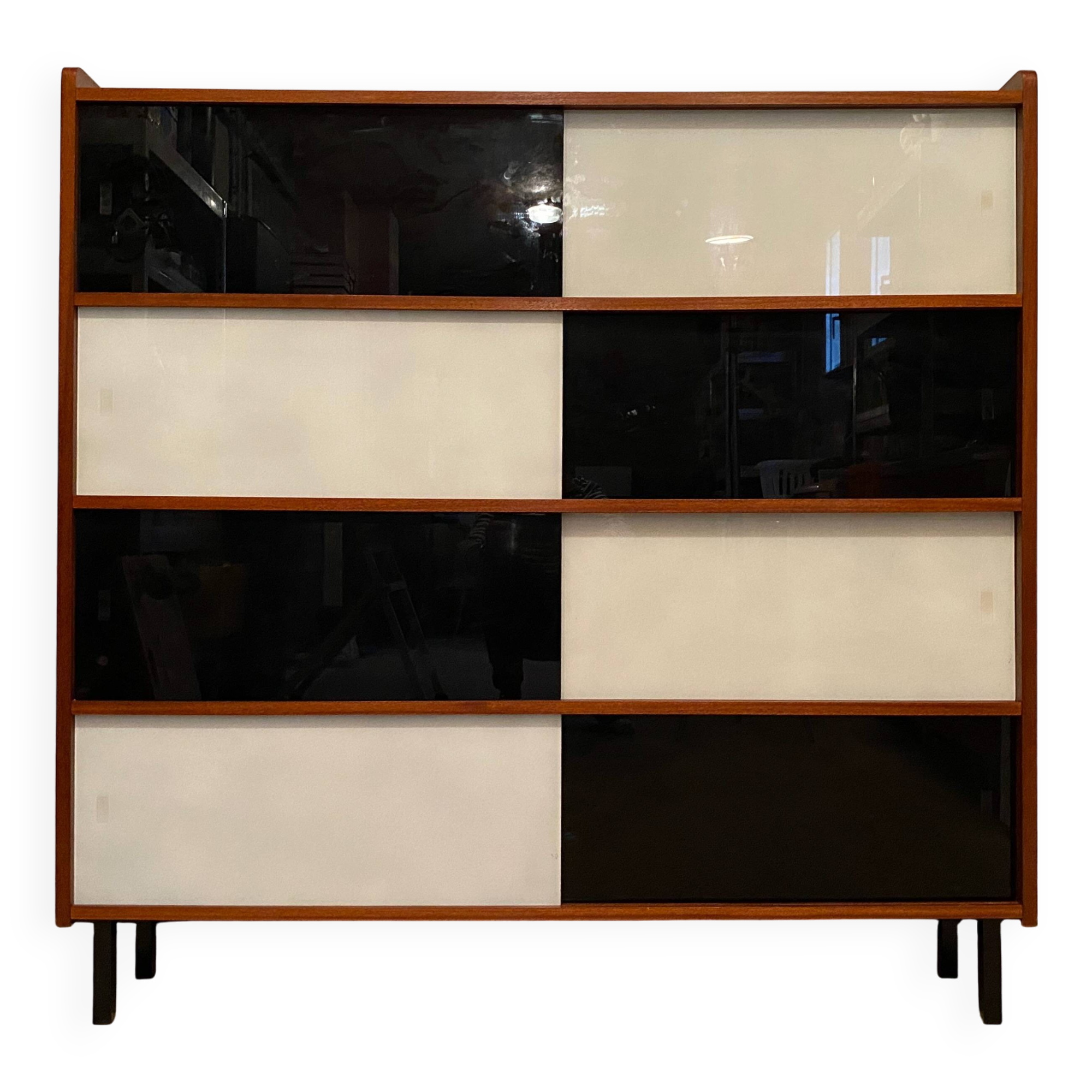 Vintage bookcase/display cabinet