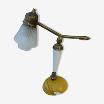 Articulated desk lamp