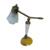 Articulated desk lamp