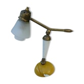 Articulated desk lamp
