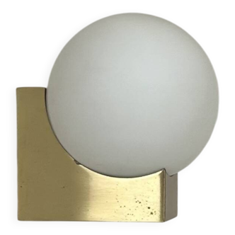 Applique vintage, laiton et opaline, France, 1970