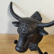 Patère murale en fonte, tête de taureau et croix de Camargue