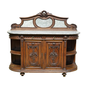 buffet sculpté en noyer