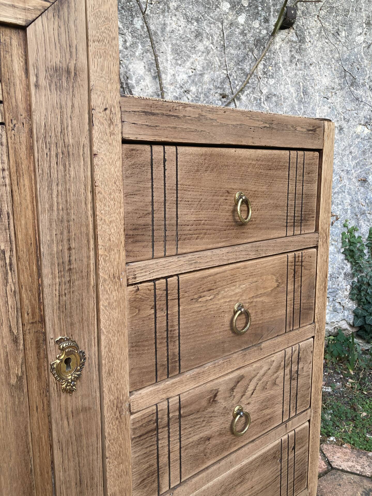 Buffet asymétrique ancien 