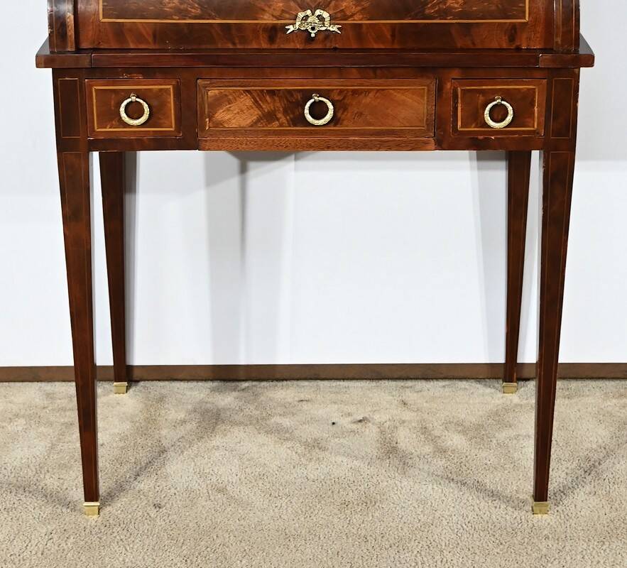 Small Bonheur du Jour Mahogany Desk, Louis XVI / Directory style – Early 20th century