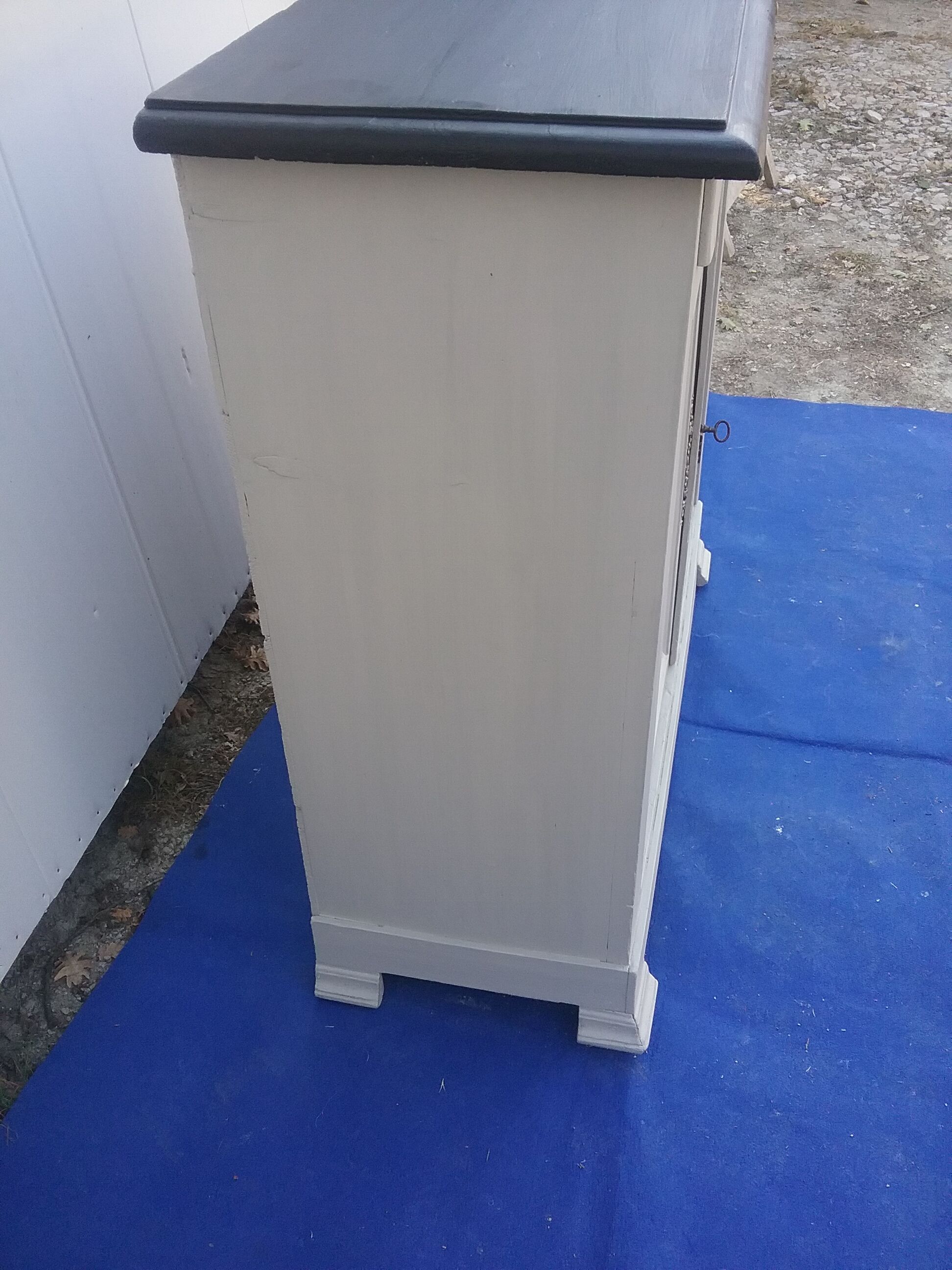 Buffet vintage gris