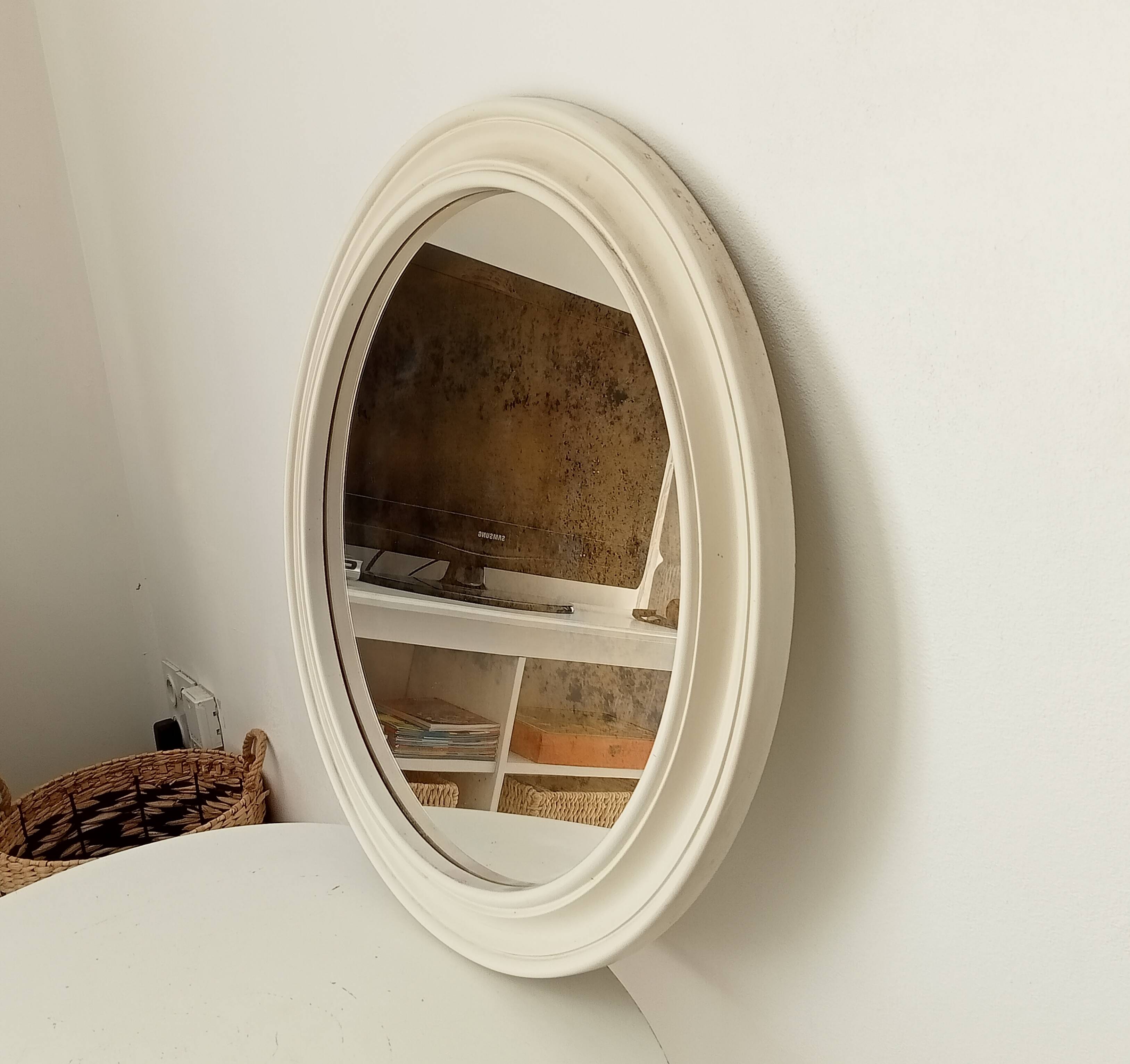 Vintage round resin mirror from the 60s/70s