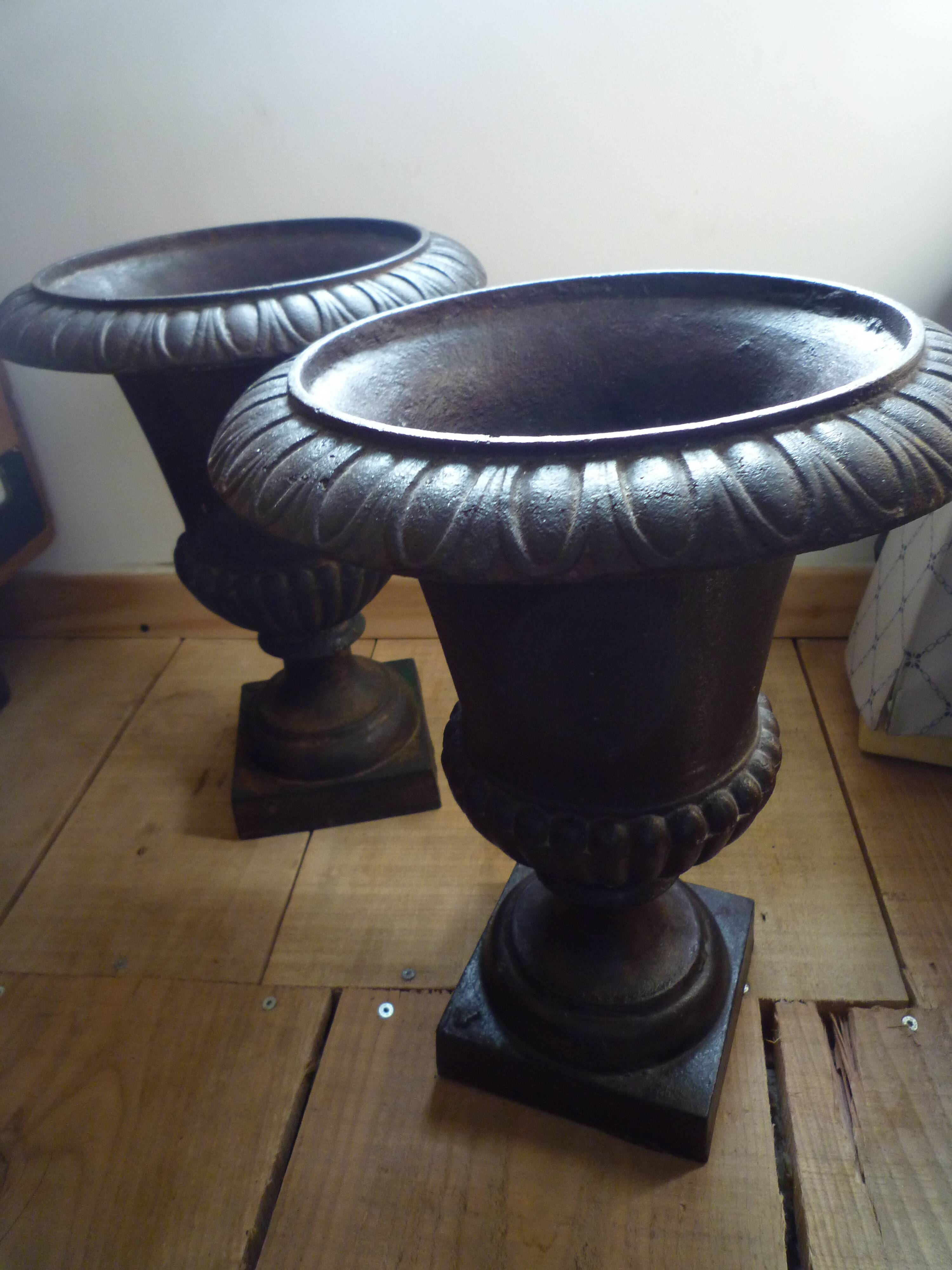 Pair gardener vases medici style cast iron xixth establishment emile pêchenard