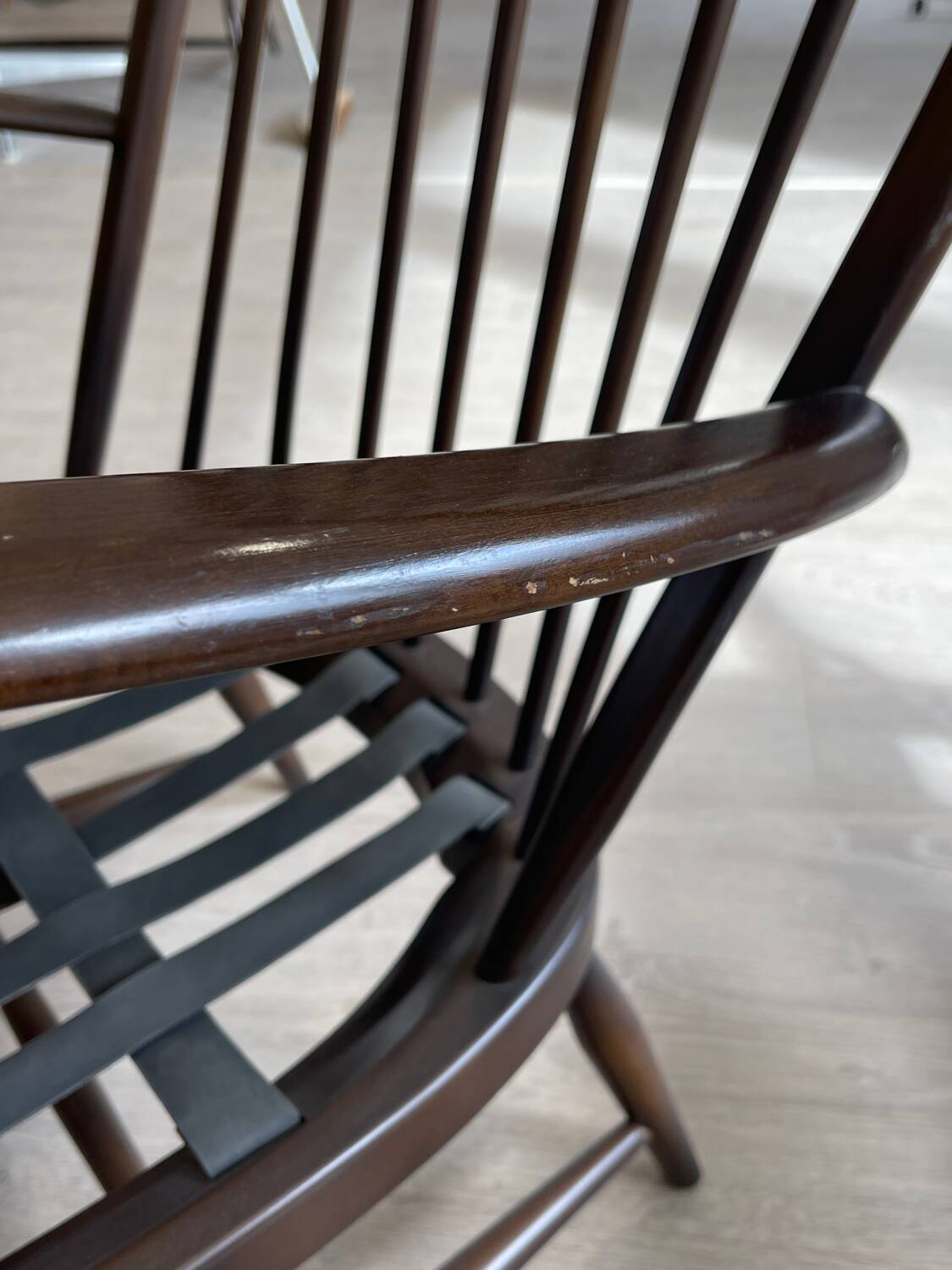 Ercol lounge, Windsor model, 1 two-seater sofa and 2 armchairs.