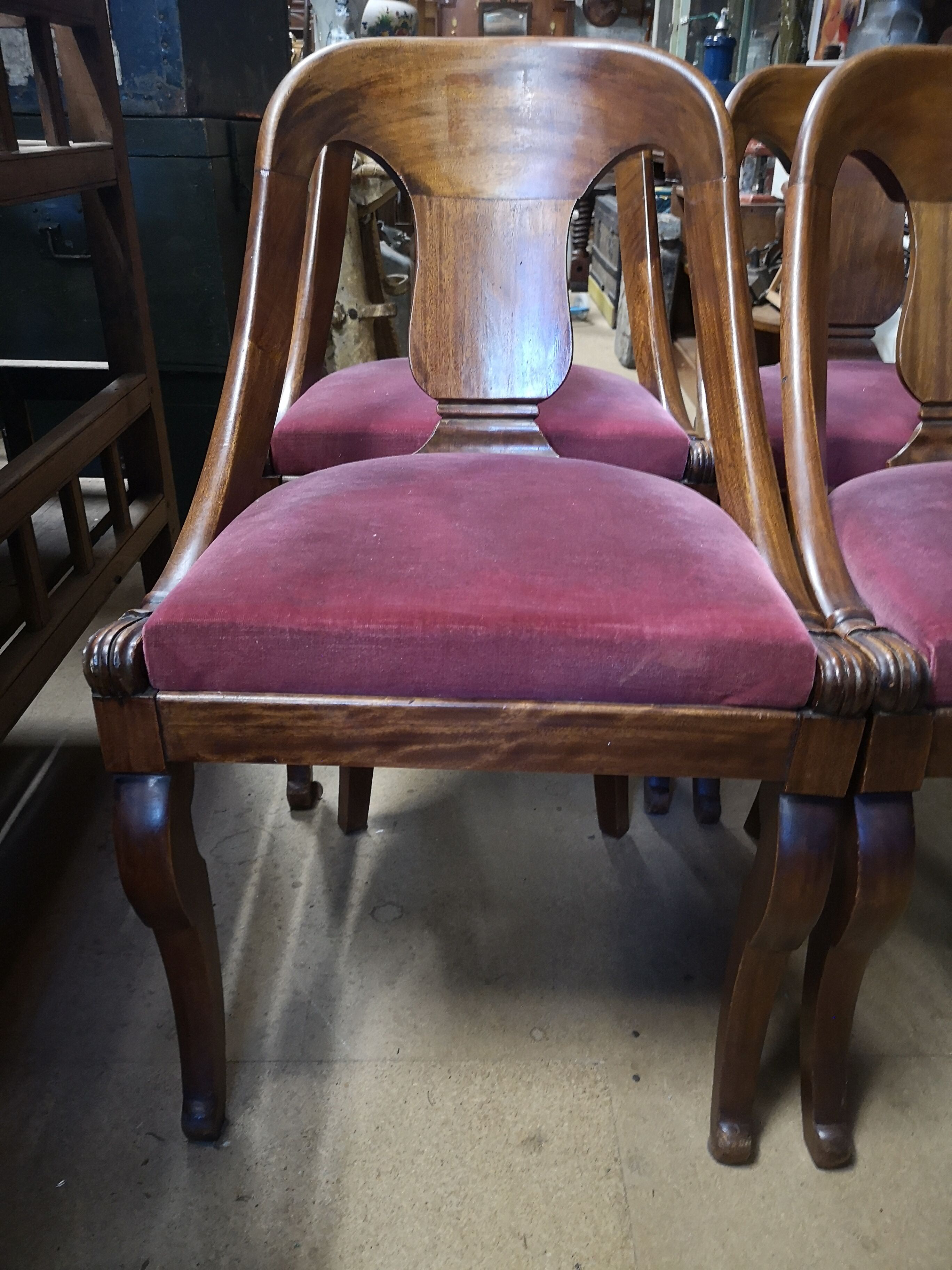 Lot of 4 chairs