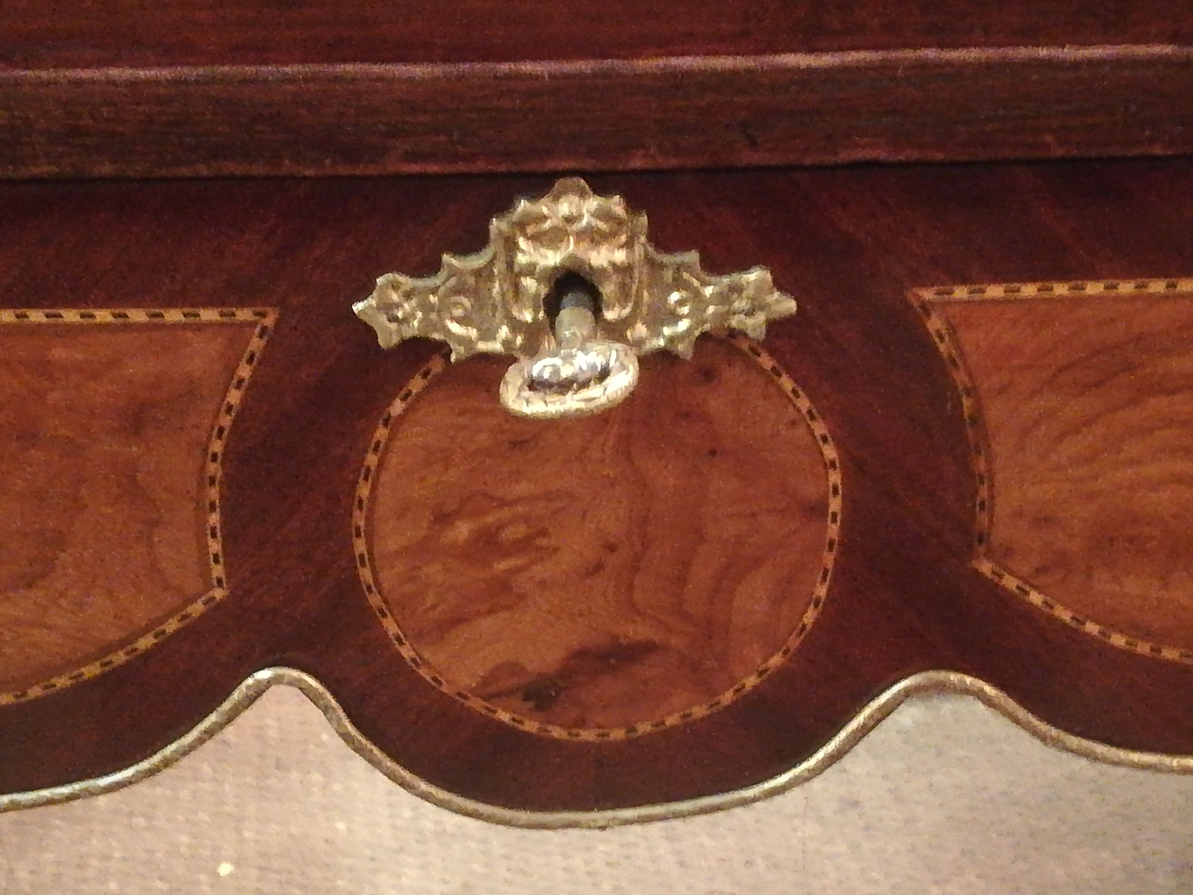 Secrétaire bonheur du jour en marqueterie