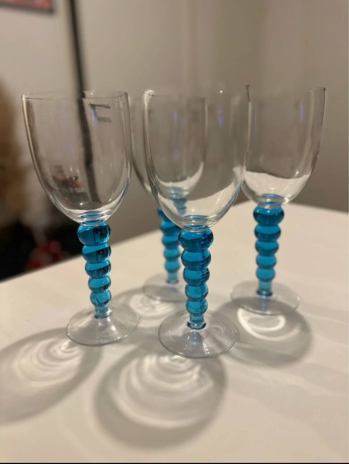 Set of 4 cobalt blue wine glasses - Progression pattern - Gibson - Perfect