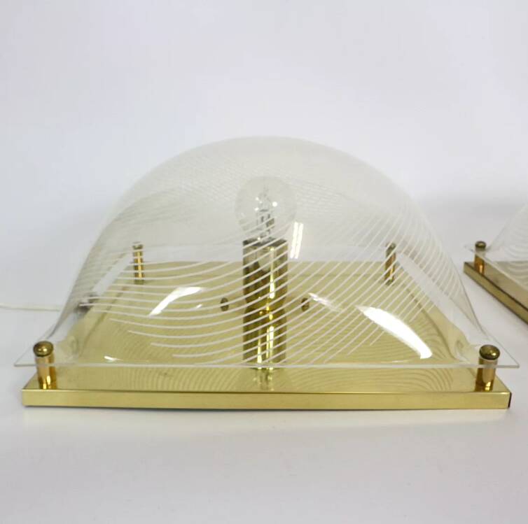 Pair of 80s sconces, white spiral decoration.