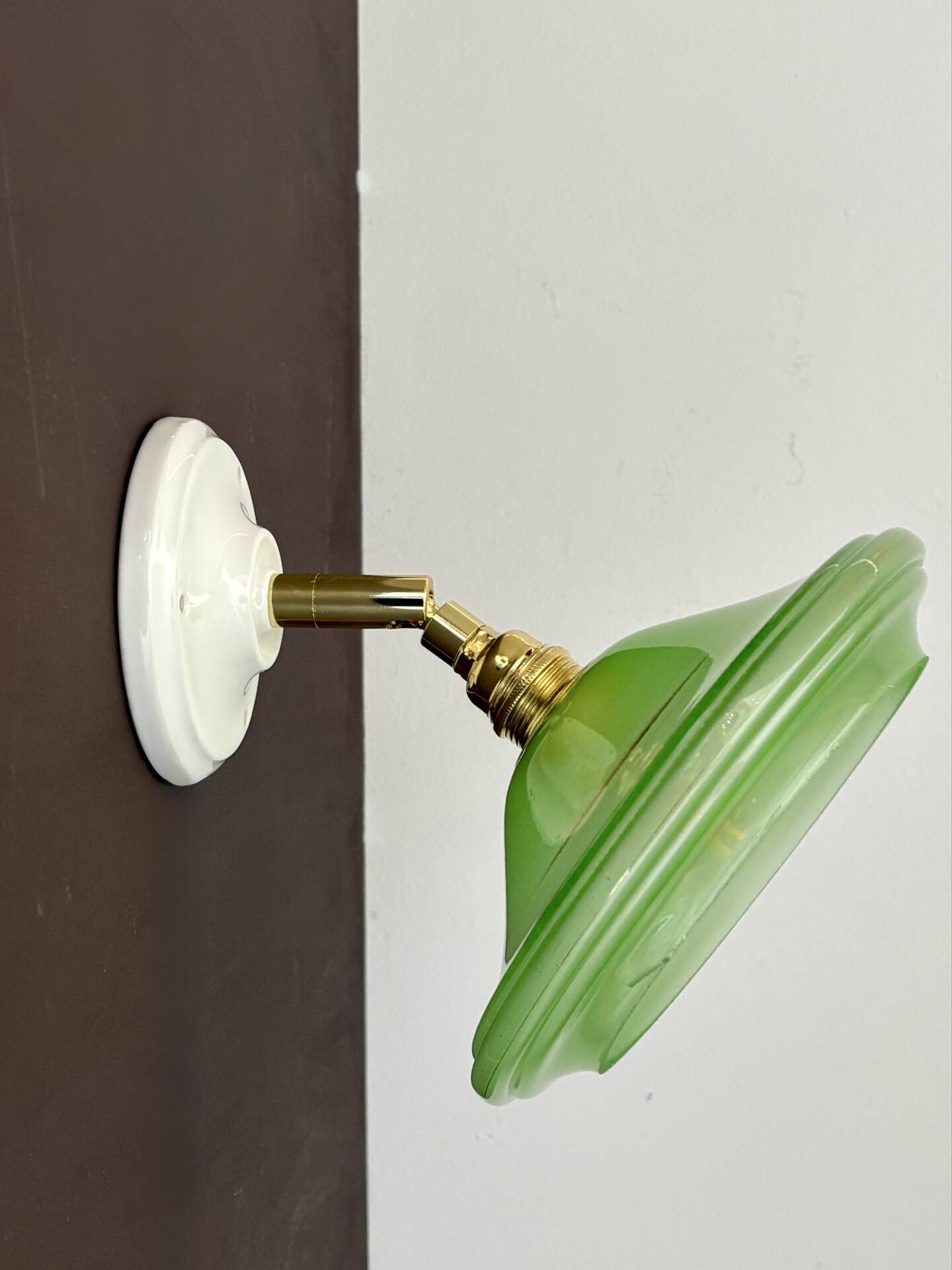 Vintage lampshade in green and gold glass