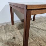 Table en teck avec céramiques, Danemark, années 1960.