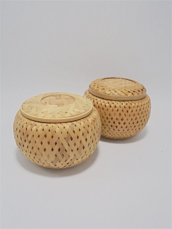 Duo of wicker boxes