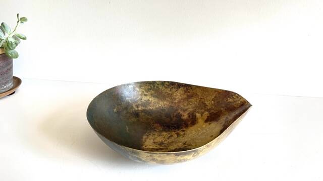 Vintage fruit bowl style brass drop