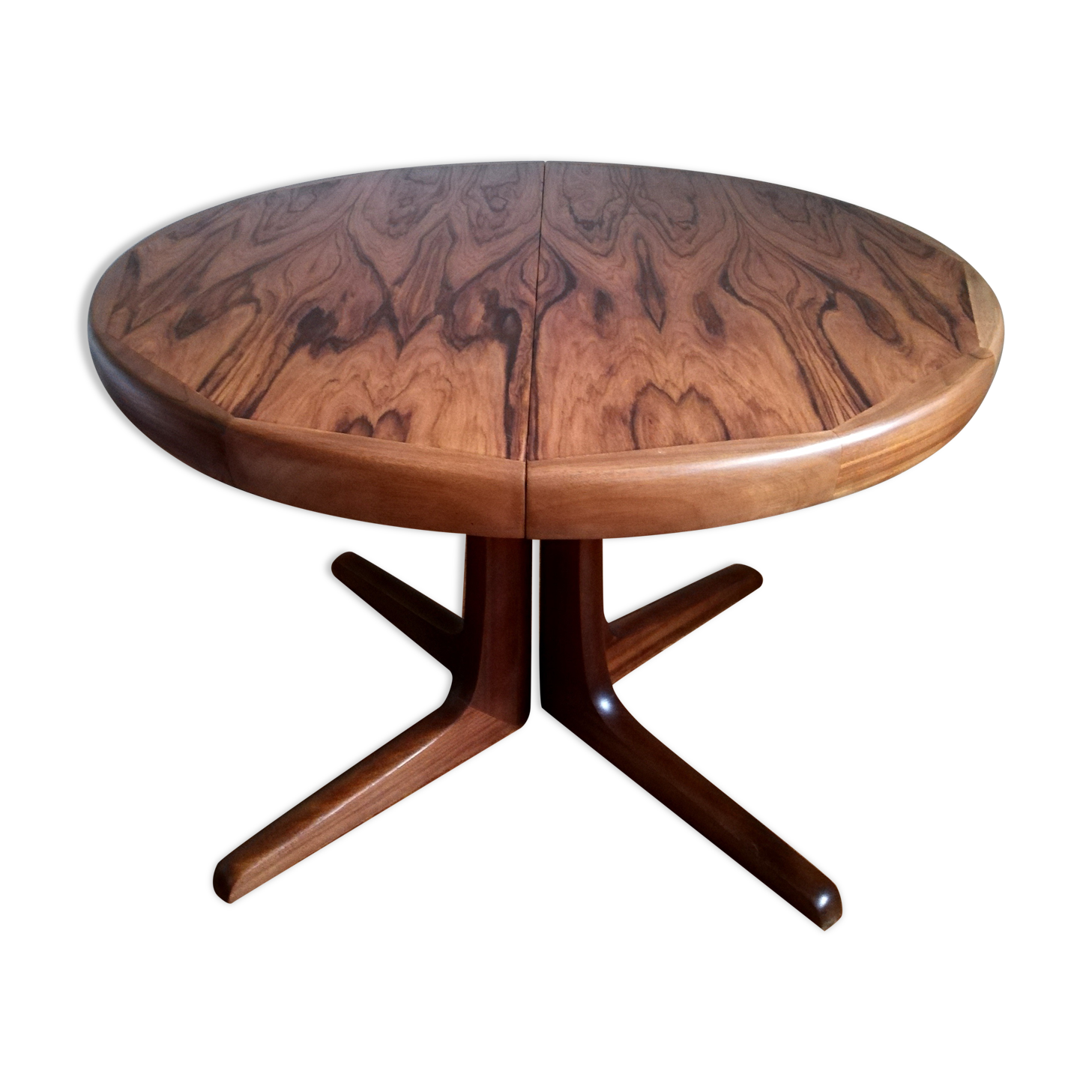 Central-footed rosewood round table