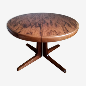 Central-footed rosewood round table