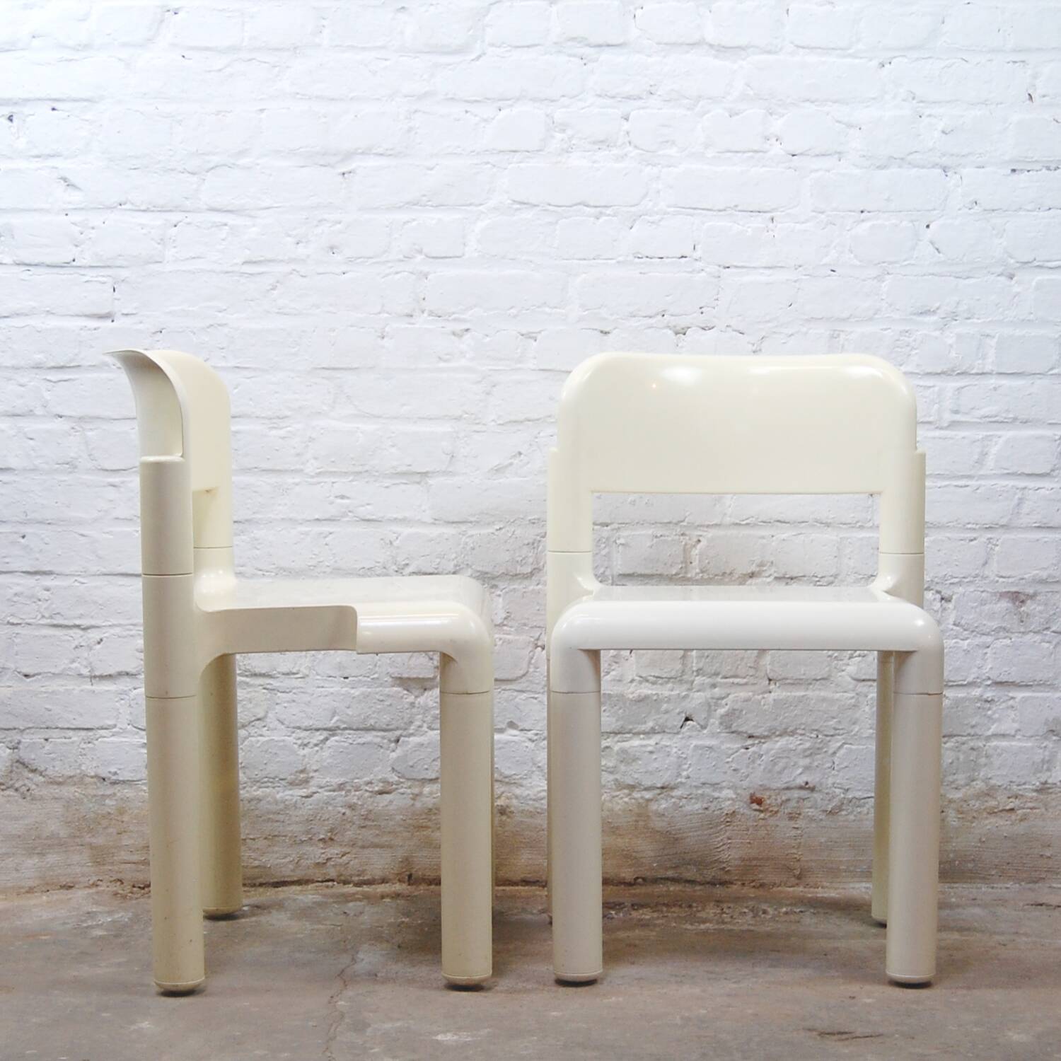 Paire de chaises en plastique UPO d'Eero Aarnio 1979