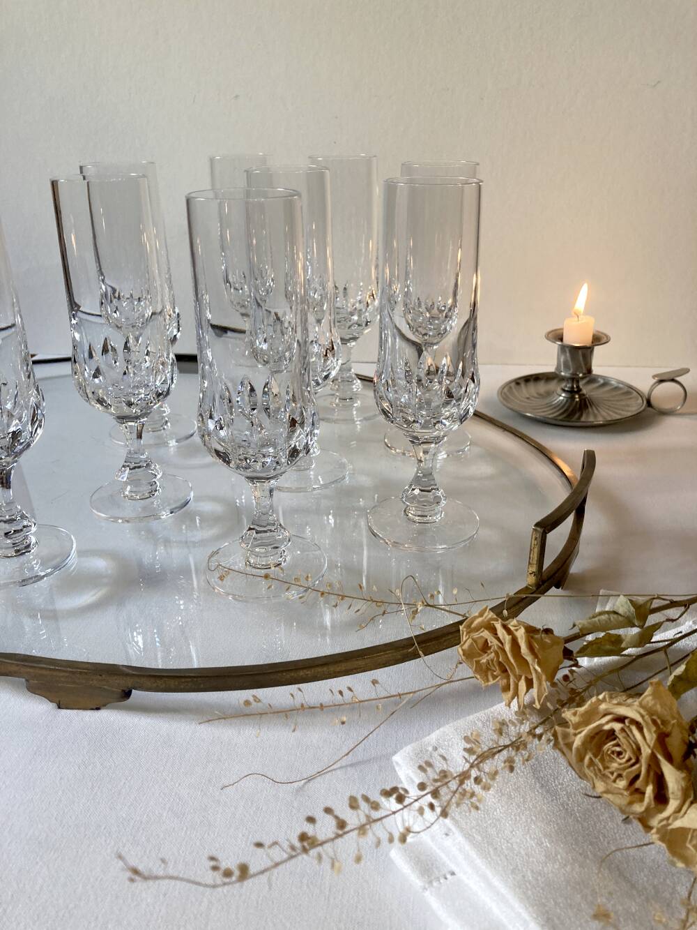 9 flûtes à champagne en cristal ciselé
