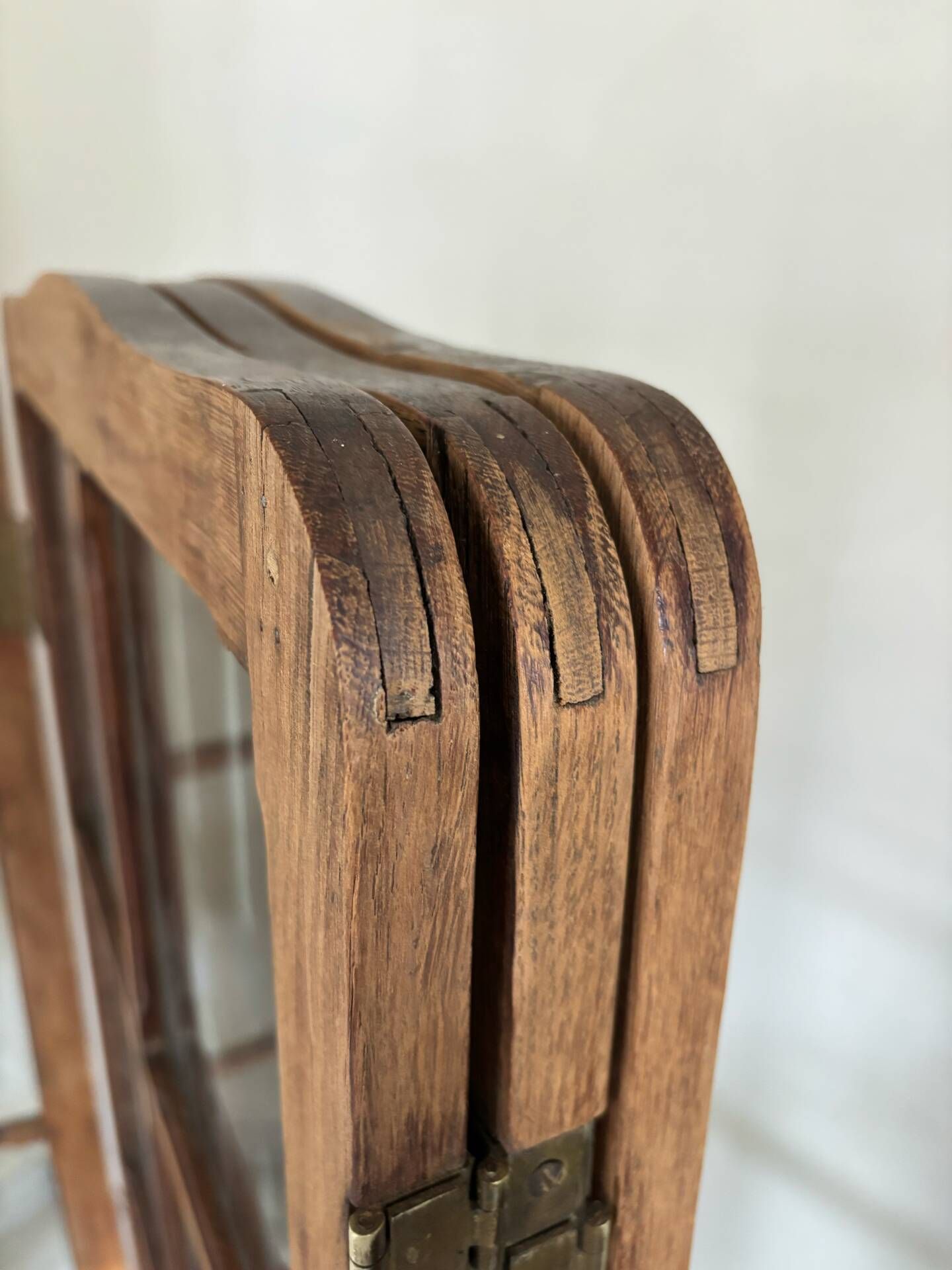 Antique screen in solid oak and glass