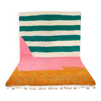 Authentic handwoven Beni Ourain Moroccan rug, size 150/250 cm.